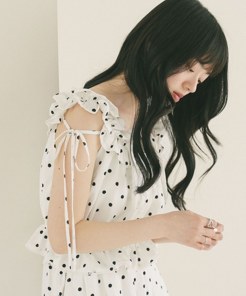 Heather(ヘザー)の「2WAYフリルショルダーブラウス 814970(シャツ/ブラウス・レディース・ブラック系その他/ホワイト系その他・FREE)」の4枚目の写真