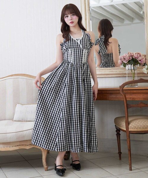 Belle Charme(ベルシャルム)の「【Belle Charme】Halter Neck Long Onepiece(ワンピース・レディース・ブラック/グレー/オフホワイト・FREE)」の15枚目の写真