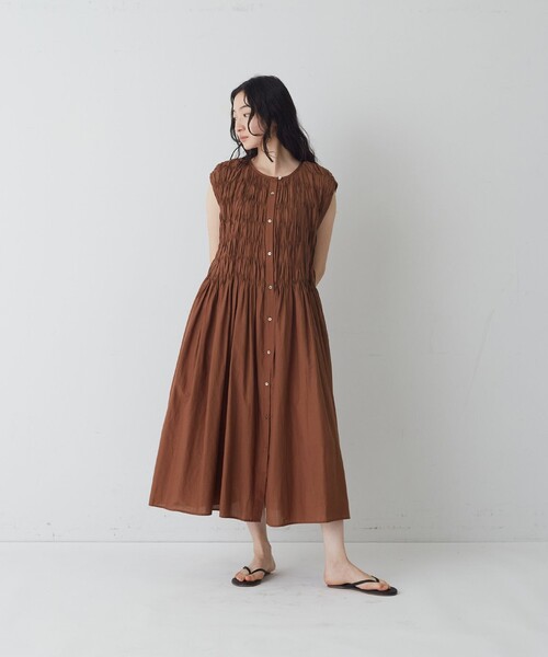 conges payes ADIEU TRISTESSE(コンジェ ペイエ アデュートリステス)の「インドハンドタックノースリーブワンピース(ワンピース・レディース・ブラック/ブラウン・38)」の14枚目の写真