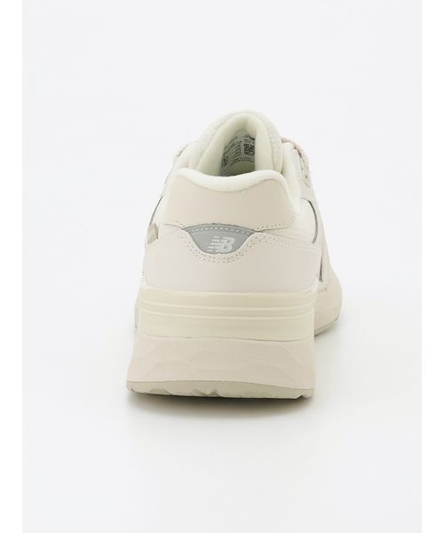 emmi(エミ)の「【New Balance】FreshFoam880v7 GTX(スニーカー・レディース・ホワイト・24.5/25/23/23.5/24)」の3枚目の写真