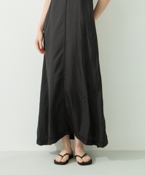 INSCRIRE（アンスクリア）の「[INSCRIRE/アンスクリア]Cupro Sleeveless Dress（ワンピース・レディース・ホワイト/ブラック・36）」の9枚目の写真