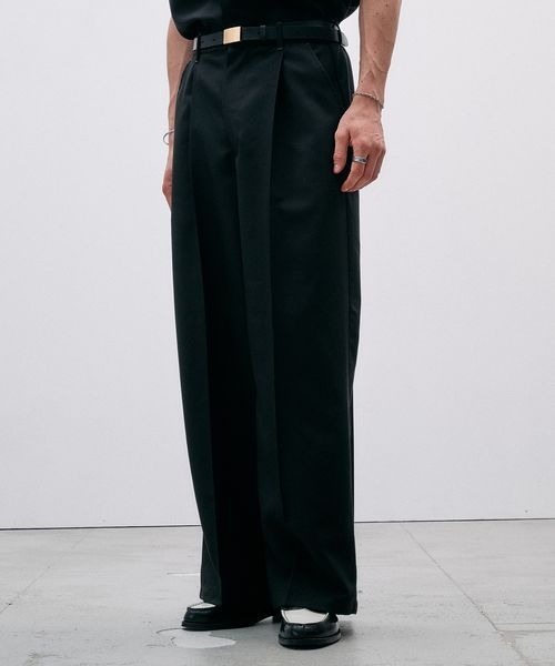 Adoon plain(アドーンプレーン)の「Function Linen Like 1 Tuck Slacks / ファンクションリネンライク1タックスラックス 【セットアップ可】(スラックス・メンズ・ベージュ/チャコールグレー/ブラック・LARGE/MEDIUM/SMALL)」の2枚目の写真