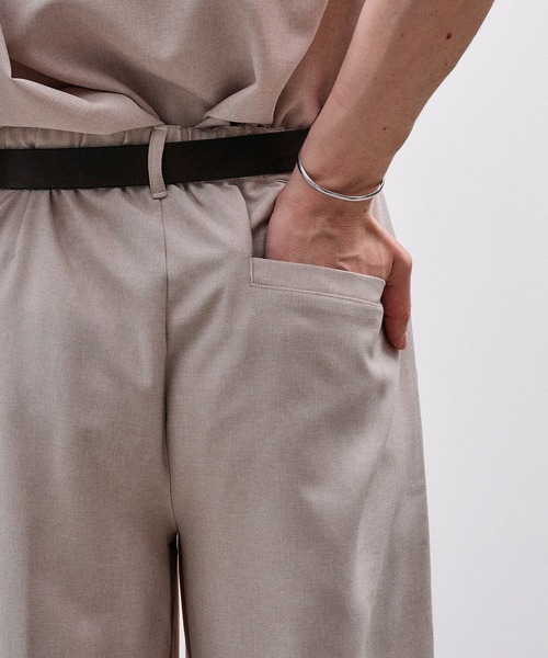 Adoon plain(アドーンプレーン)の「Function Linen Like 1 Tuck Slacks / ファンクションリネンライク1タックスラックス 【セットアップ可】(スラックス・メンズ・ベージュ/チャコールグレー/ブラック・LARGE/MEDIUM/SMALL)」の21枚目の写真