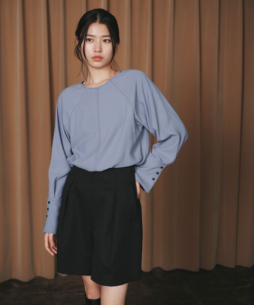 EMMEL REFINES(エメルリファインズ)の「<EMMEL REFINES>EM ハイショク ステッチ 2WAY ブラウス(シャツ/ブラウス・レディース・オフホワイト/ライトブルー/ブラック・FREE)」の1枚目の写真