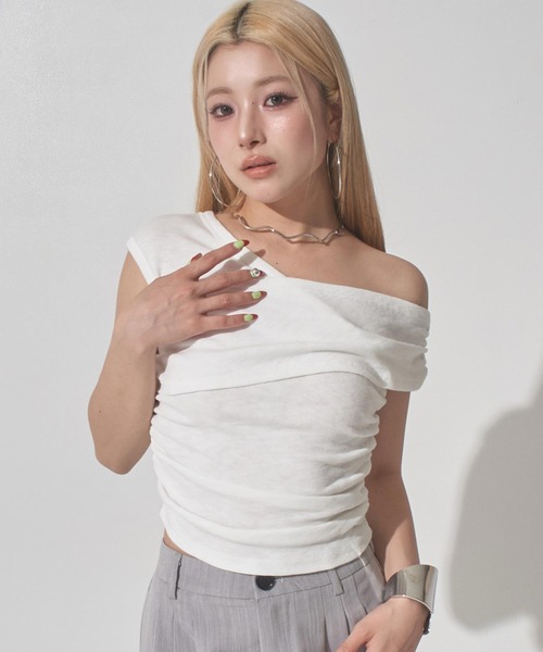 ANAP(アナップ)の「2WAY オフショル サイドギャザー クロストップス(Tシャツ/カットソー・レディース・ホワイト/ブラック/グレー/ブルー・F)」の18枚目の写真