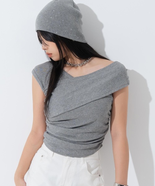ANAP(アナップ)の「2WAY オフショル サイドギャザー クロストップス(Tシャツ/カットソー・レディース・ホワイト/ブラック/グレー/ブルー・F)」の6枚目の写真