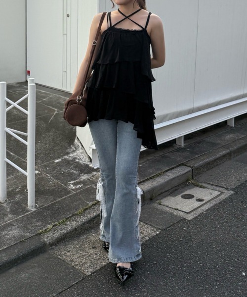 continuer de NICE CLAUP(コンティニューデナイスクラップ)の「圧倒的な美脚・脚長効果を叶える、レースアップフレアデニム(デニムパンツ・レディース・ブルー系その他/ブラック系その他・MEDIUM/SMALL)」の19枚目の写真