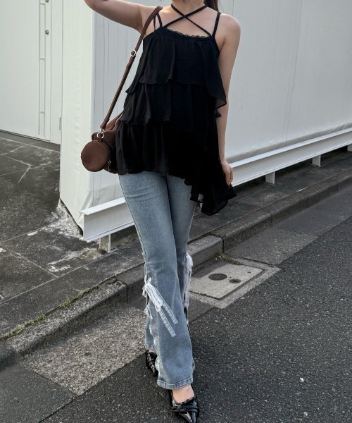 continuer de NICE CLAUP(コンティニューデナイスクラップ)の「圧倒的な美脚・脚長効果を叶える、レースアップフレアデニム(デニムパンツ・レディース・ブルー系その他/ブラック系その他・MEDIUM/SMALL)」の21枚目の写真