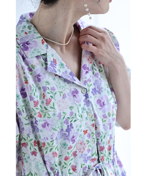 cawaii（カワイイ）の「初夏に揺れる花のイングリッシュガーデンロングワンピース（ワンピース・レディース・パープル・FREE）」の2枚目の写真