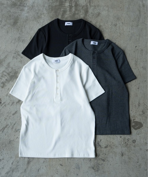 SINSS（シンス）の「Compact rib henley HS T-shirt / コンパクトリブヘンリーショートスリーブTシャツ（Tシャツ/カットソー・メンズ・ホワイト/チャコール/ブラック・LARGE/X-SMALL/MEDIUM/SMALL）」の7枚目の写真
