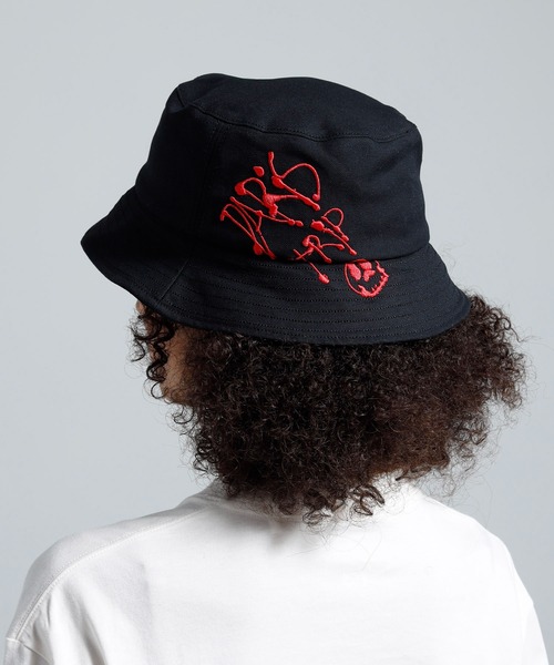 Y-3(ワイスリー)の「Y-3 CHITO GRAPHIC BUCKET HAT(ハット・メンズ・ブラック・MEDIUM/LARGE/SMALL)」の5枚目の写真