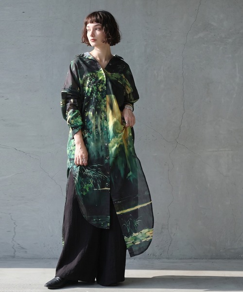 antiqua(アンティカ)の「アート柄 ロング シャツワンピース(シャツワンピース・レディース・グリーン系その他・ONESIZE)」の3枚目の写真