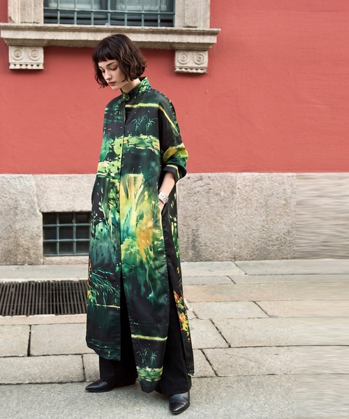 antiqua(アンティカ)の「アート柄 ロング シャツワンピース(シャツワンピース・レディース・グリーン系その他・ONESIZE)」の4枚目の写真