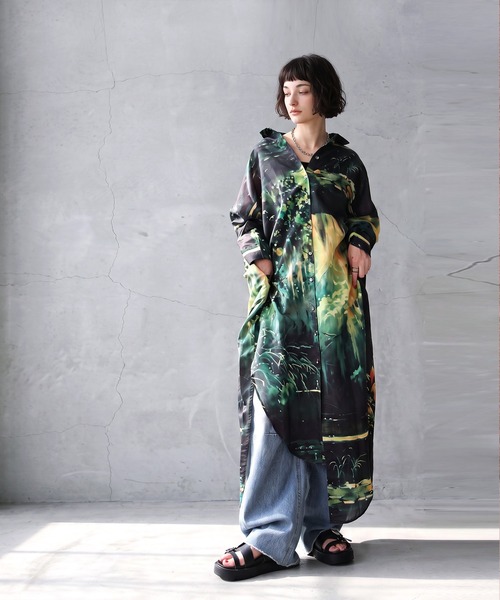 antiqua(アンティカ)の「アート柄 ロング シャツワンピース(シャツワンピース・レディース・グリーン系その他・ONESIZE)」の6枚目の写真