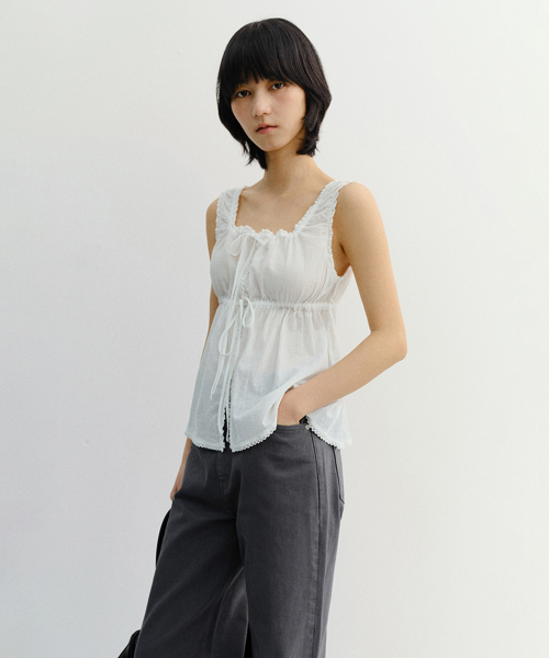 DUNST(ダンスト)の「SHIRRING SLEEVELESS BLOUSE_UDBL6B228_IVORY(シャツ/ブラウス・レディース・アイボリー・LARGE/MEDIUM/SMALL)」の1枚目の写真