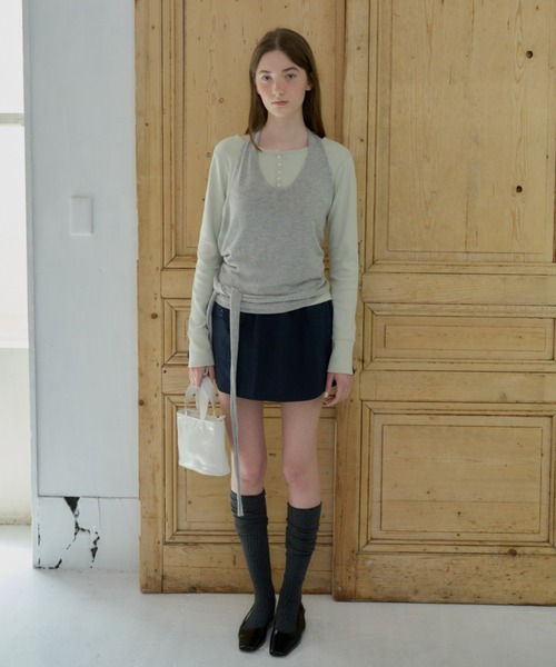 GIUNON(ジウノン)の「henley neck scallop long-t / ヘンリーネックスカラップロンT(Tシャツ/カットソー・レディース・グレー/ホワイト/ブラック/ネイビー/ミント・FREE)」の16枚目の写真