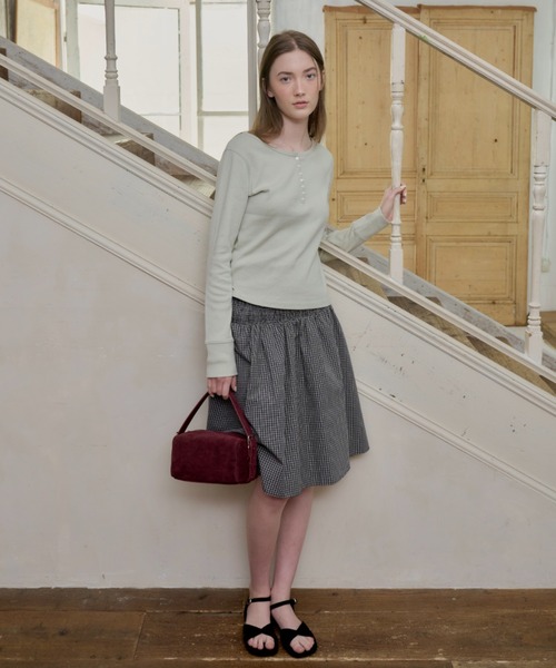 GIUNON(ジウノン)の「henley neck scallop long-t / ヘンリーネックスカラップロンT(Tシャツ/カットソー・レディース・グレー/ホワイト/ブラック/ネイビー/ミント・FREE)」の21枚目の写真