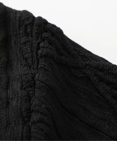 U:UME(ユーム)の「Emboss Polo Shirt(シャツ/ブラウス・メンズ・ブラック/ブルー/アイボリー・XX-LARGE/X-LARGE/MEDIUM/LARGE)」の5枚目の写真
