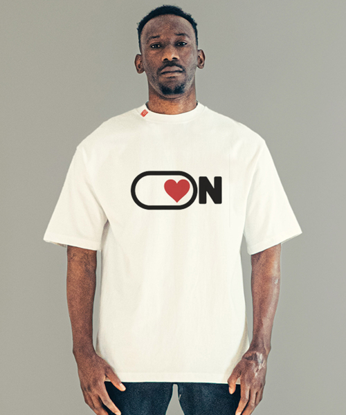 BEOM(ボム)の「ラブオンTシャツホワイト(Tシャツ/カットソー・メンズ・その他・1/2)」の1枚目の写真