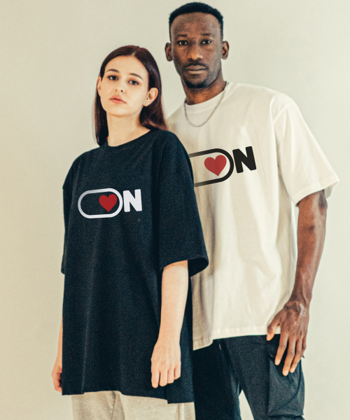 BEOM(ボム)の「ラブオンTシャツホワイト(Tシャツ/カットソー・メンズ・その他・1/2)」の2枚目の写真