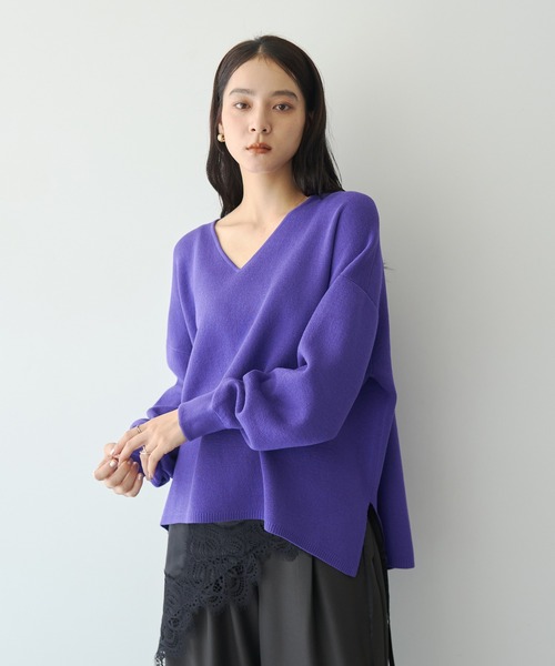 YECCA VECCA(イェッカヴェッカ)の「Vネック配色デザインニット(ニット/セーター・レディース・モカ/パープル/ブラック・FREE)」の3枚目の写真