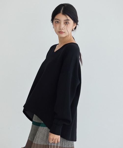 YECCA VECCA(イェッカヴェッカ)の「Vネック配色デザインニット(ニット/セーター・レディース・モカ/パープル/ブラック・FREE)」の21枚目の写真