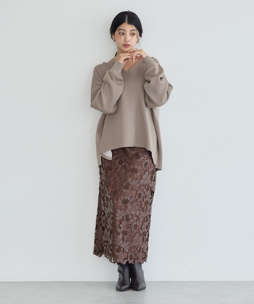 YECCA VECCA(イェッカヴェッカ)の「Vネック配色デザインニット(ニット/セーター・レディース・モカ/パープル/ブラック・FREE)」の13枚目の写真