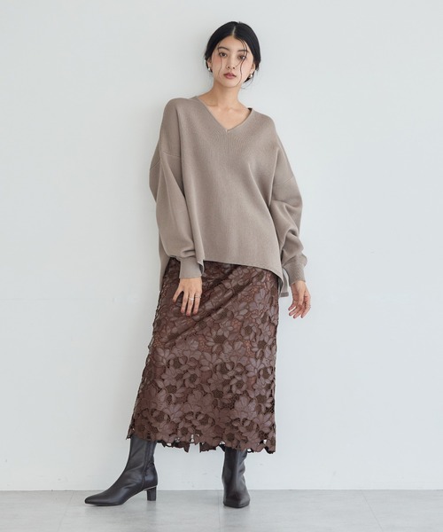 YECCA VECCA(イェッカヴェッカ)の「Vネック配色デザインニット(ニット/セーター・レディース・モカ/パープル/ブラック・FREE)」の18枚目の写真