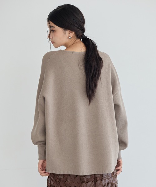 YECCA VECCA(イェッカヴェッカ)の「Vネック配色デザインニット(ニット/セーター・レディース・モカ/パープル/ブラック・FREE)」の9枚目の写真