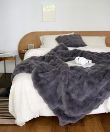 journal standard Furniture （ジャーナルスタンダードファニチャー）の「FUR BLANKET L 145X200　フェイクファー ブランケット（ブランケット）」