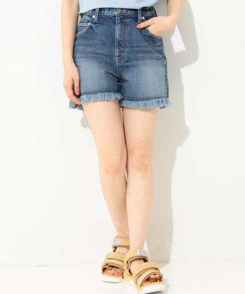 Another Edition（アナザーエディション）の「フリンジデニムショートパンツ/AEBC フリンジDNM S/PT◆（デニムパンツ・レディース・ライトブルー/コバルトブルー・SMALL/MEDIUM）」の2枚目の写真