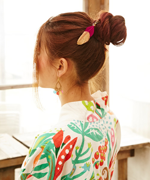 チャイハネ（チャイハネ）の「【チャイハネ】シャイニーカラーフェザーヘアピン（ヘアピン・レディース・パープル/ベージュ/ブラック/ターコイズブルー/ブルー・FREE）」の6枚目の写真