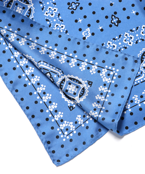 manipuri(マニプリ)の「Manipuri バンダナ柄シルクスカーフ(65)(バンダナ/スカーフ・レディース・オリーブ/ブルー・FREE)」の4枚目の写真