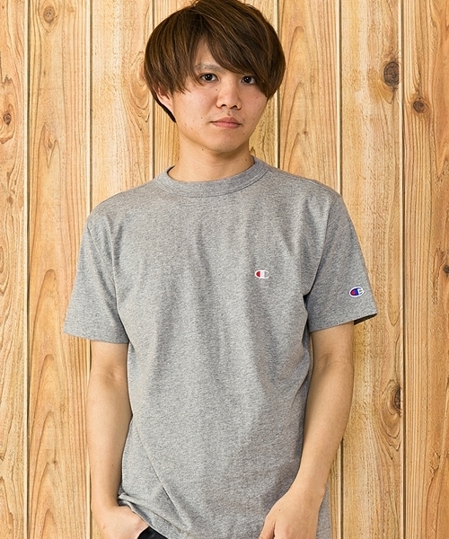 Champion(チャンピオン)の「ワンポイントクルーネックTシャツ(Tシャツ/カットソー・メンズ・ホワイト/レッド/ネイビー/オレンジ/グレー/チャコールグレー/ワイン/ゴールド/ロイヤルブルー/ブラック/カーキ/ターコイズブルー/アーミー・SMALL/X-LARGE/MEDIUM/LARGE)」の5枚目の写真