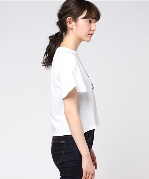 MERLOT(メルロー)の「オーケストラ柄クロップドTシャツ0527(Tシャツ/カットソー・レディース・オフホワイト/グレー・FREE)」の4枚目の写真