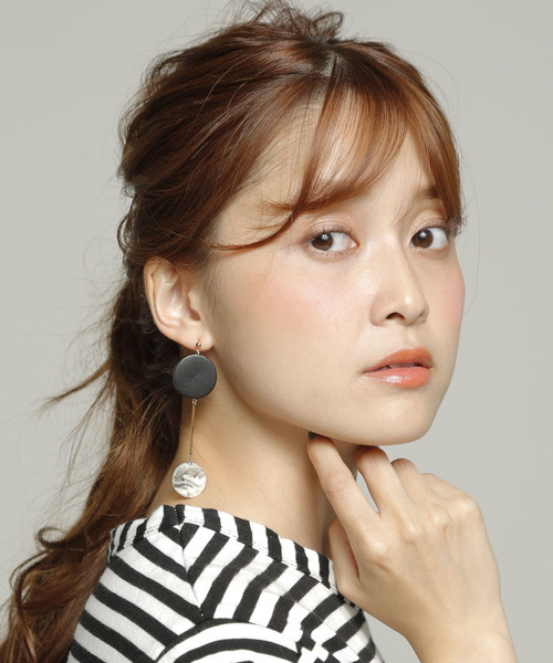 PLAIN CLOTHING(プレーンクロージング)の「ウッドアシンメトリーピアス【PLAIN CLOTHING】(ピアス(両耳用)・レディース・ブラウン/カーキ/ブラック・FREE)」の17枚目の写真