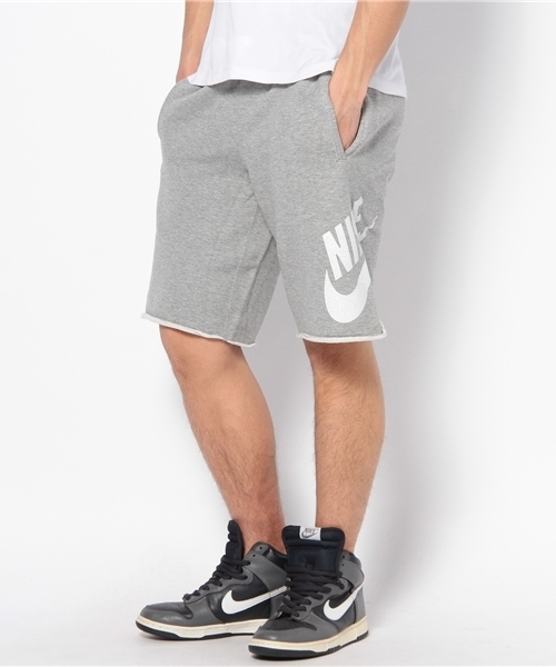 NIKE(ナイキ)の「アラムナイショーツ スウェットパンツ(その他パンツ・メンズ・ブラック/グレー・LARGE/SMALL/MEDIUM)」の2枚目の写真