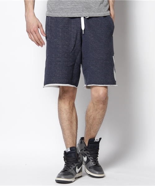 NIKE(ナイキ)の「アラムナイショーツ スウェットパンツ(その他パンツ・メンズ・ブラック/グレー・LARGE/SMALL/MEDIUM)」の1枚目の写真