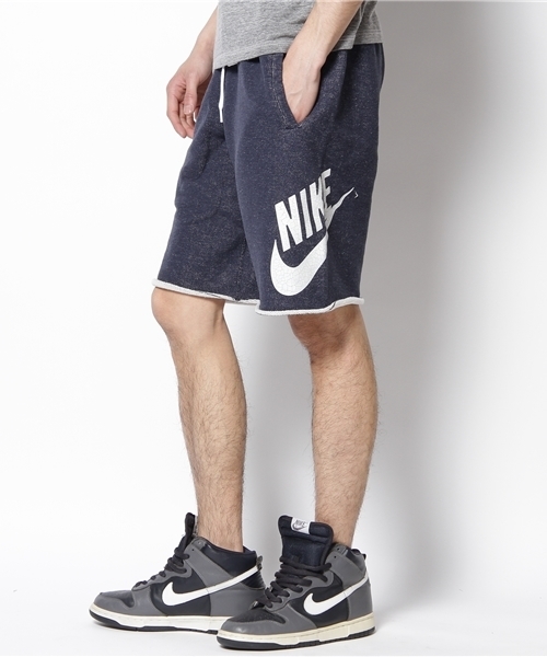 NIKE(ナイキ)の「アラムナイショーツ スウェットパンツ(その他パンツ・メンズ・ブラック/グレー・LARGE/SMALL/MEDIUM)」の3枚目の写真