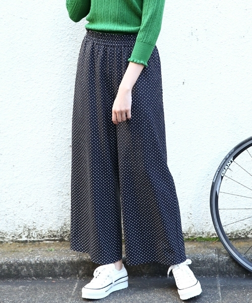 LOWRYS FARM（ローリーズファーム）の「アソートガライージーパンツ　783101 （その他パンツ・レディース・ブラック/ネイビー/オフホワイト/ドット・FREE）」の2枚目の写真