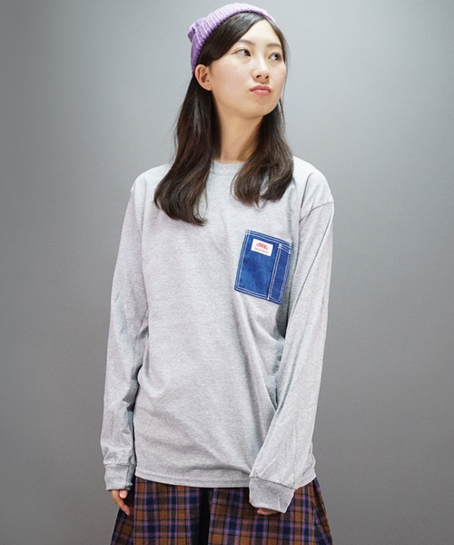 ROUND HOUSE（ラウンドハウス）の「【ROUND HOUSE】 ロゴパッチデニムポケットロングスリーブTシャツ（Tシャツ/カットソー・メンズ・ワイン/パープル/ホワイト/ブラック/ネイビー/オリーブ/オレンジ/グレー・L/XL/S/M）」の4枚目の写真