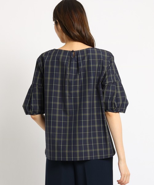 Sunauna(スーナウーナ)の「【洗える】タックスリーブチェックブラウス(シャツ/ブラウス・レディース・ベージュ/ネイビー・34/38/40)」の6枚目の写真