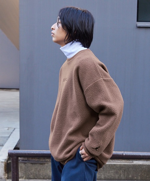 KANGOL（カンゴール）の「MONO-MART×KANGOL カンゴール ビッグシルエット ボア  クルーネックスウェット（スウェット・メンズ・ブラック/ベージュ/ネイビー/オフホワイト/パープル系その他/ブラック系その他/アイボリー/オリーブ/ブラウン/ライトグレー/グリーン系その他/ベージュ系その他/グレイッシュベージュ/ダークブラウン/ホワイト系その他/グレイッシュブルー/ブラウン系その他/グレー・FREE）」の11枚目の写真