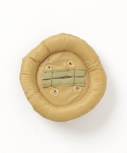 mercibeaucoup,（メルシーボークー）の「ボタンバッチ（ブローチ/コサージュ・レディース・ホワイト/パープル/レッド/カーキ/マスタード・フリー）」の8枚目の写真