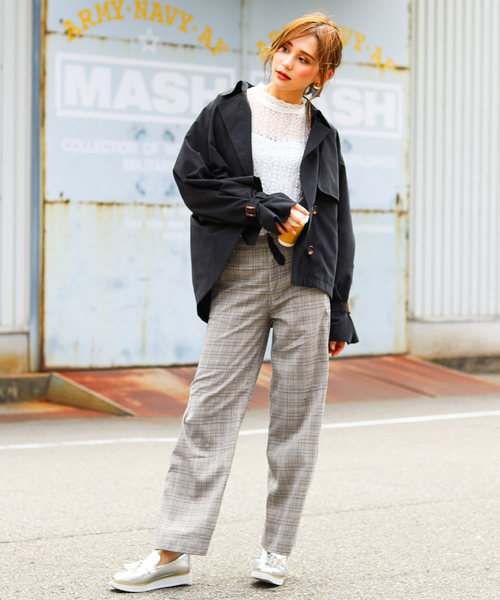 Fashion Letter（ファッションレター）の「オーバーシルエット キャンディ袖ショートトレンチコート ライトアウター（トレンチコート・レディース・ブラック/ベージュ/サンドベージュ/キャメル/ダークカーキ/スモークピンク/ベージュ系その他/テラコッタ/ブラウン・M/L）」の14枚目の写真