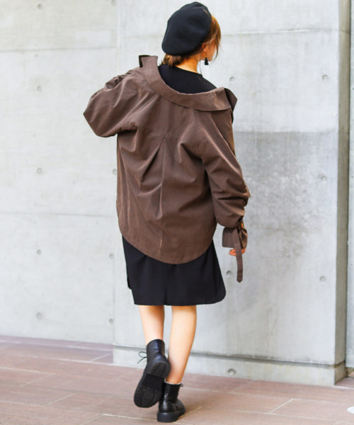 Fashion Letter（ファッションレター）の「オーバーシルエット キャンディ袖ショートトレンチコート ライトアウター（トレンチコート・レディース・ブラック/ベージュ/サンドベージュ/キャメル/ダークカーキ/スモークピンク/ベージュ系その他/テラコッタ/ブラウン・M/L）」の17枚目の写真