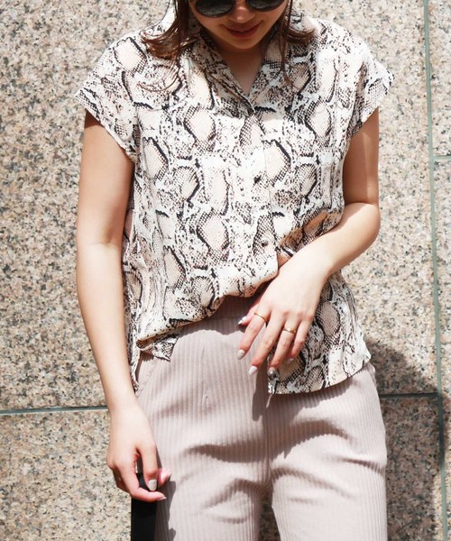 FREE'S MART(フリーズマート)の「◆アニマルパターンフレンチスリーブシャツ●(シャツ/ブラウス・レディース・ブラック系その他/ベージュ系その他/ブラウン系その他・FREE)」の5枚目の写真