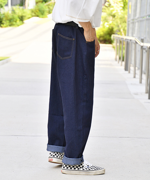 LURAKU（ルラク）の「【LURAKU】Semi-flared washed denim 
