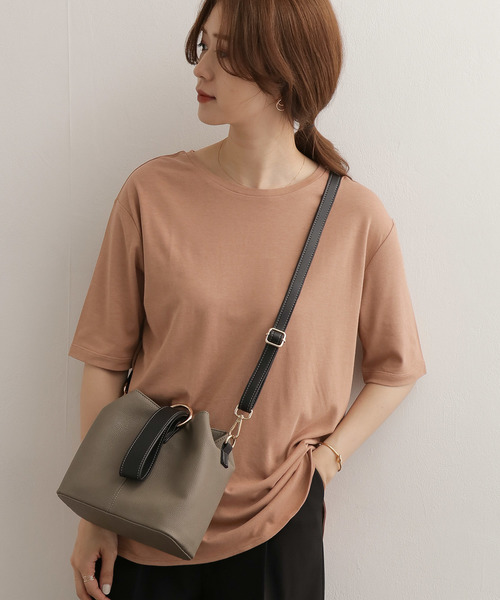 URBAN RESEARCH DOORS(アーバンリサーチドアーズ)の「5分袖ルーズカットソー∴(Tシャツ/カットソー・レディース・ブラウン/グレー/カーキ・ONE)」の2枚目の写真