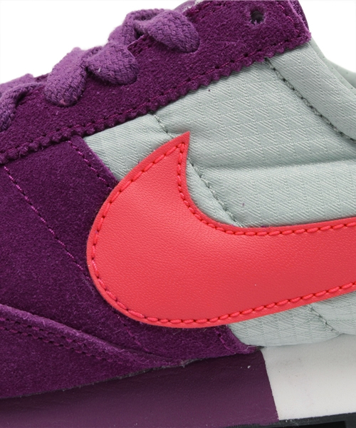 And A（アンドエー）の「｜NIKE PRE MONTREAL（スニーカー・レディース・ネイビー/パープル・23.5cm/24.5cm）」の9枚目の写真